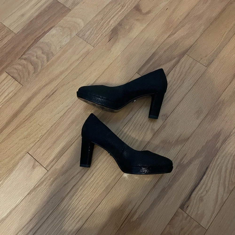 BRAND NEW Tamaris Speckled Black Suede Pumps, 6 - Picture 3 of 7